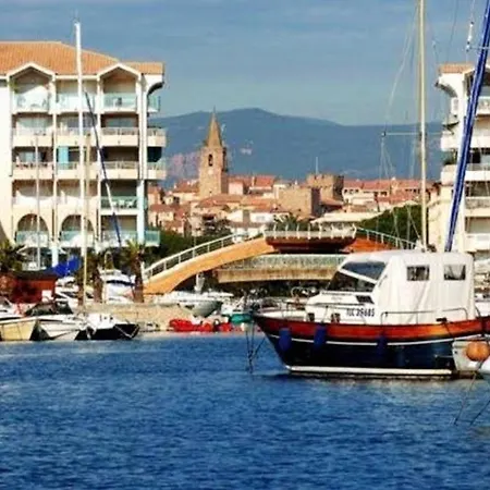 Confortable A Frejus, 35 M² Avec Balcon Agreable Фрежюс