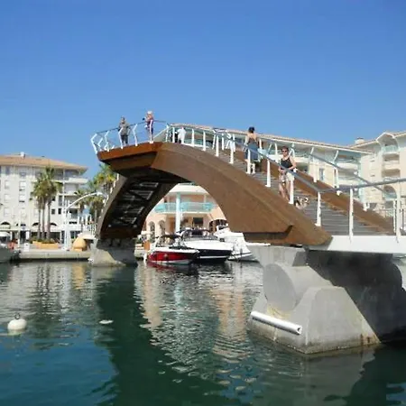 Апартаменты Confortable A Frejus, 35 M² Avec Balcon Agreable