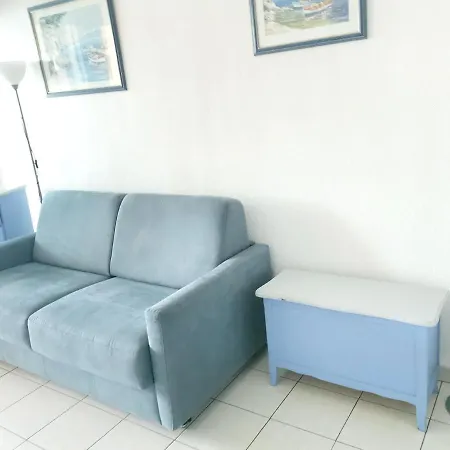 Confortable A Frejus, 35 M² Avec Balcon Agreable *