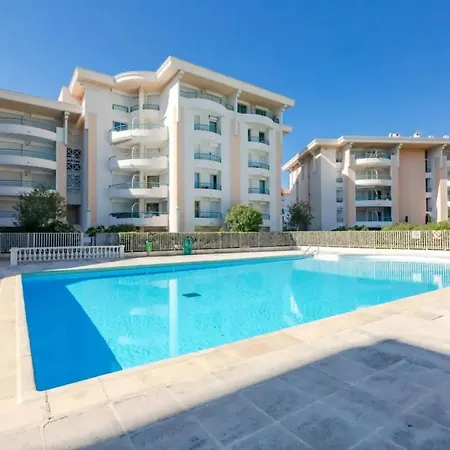 Confortable A Frejus, 35 M² Avec Balcon Agreable Апартаменты