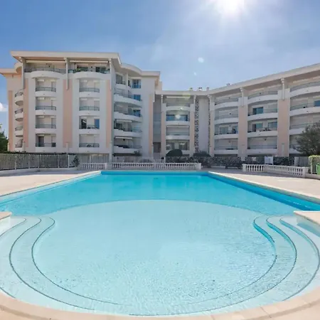 Confortable A Frejus, 35 M² Avec Balcon Agreable *