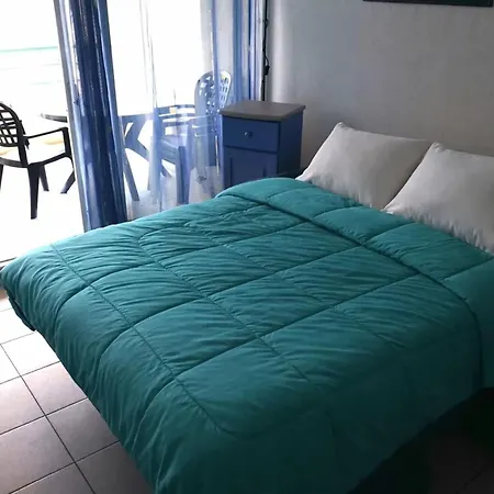Confortable A Frejus, 35 M² Avec Balcon Agreable Апартаменты