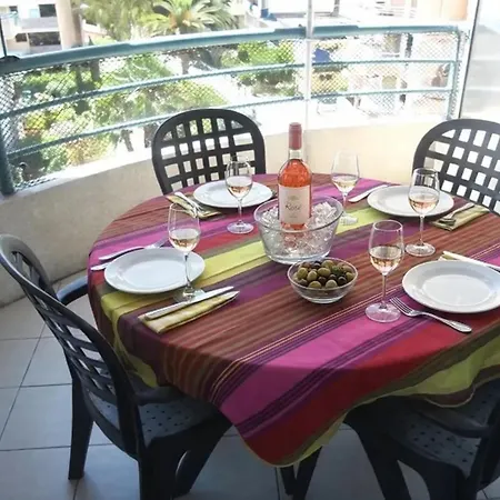 Апартаменты Confortable A Frejus, 35 M² Avec Balcon Agreable