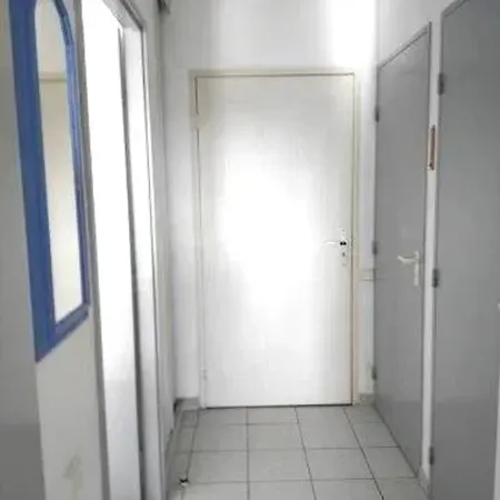 Confortable A Frejus, 35 M² Avec Balcon Agreable *