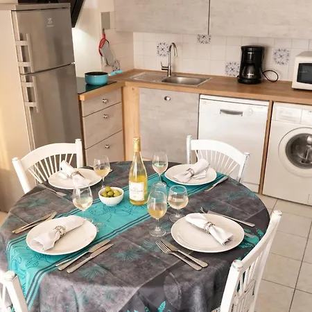 Confortable à Fréjus, 35 M² Avec Balcon * Fréjus