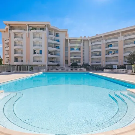 Confortable A Frejus, 35 M² Avec Balcon Agreable