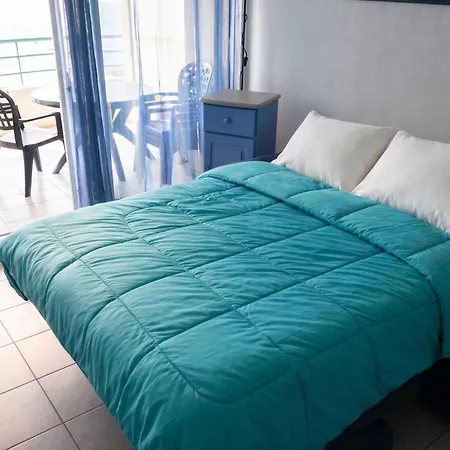 Confortable à Fréjus, 35 M² Avec Balcon *