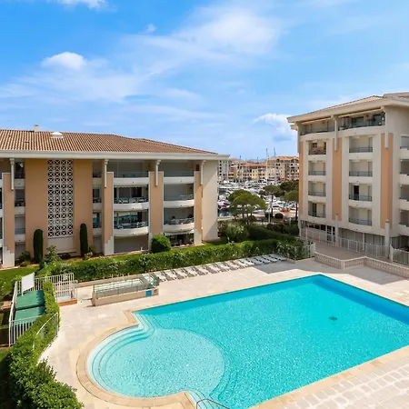 Confortable A Frejus, 35 M² Avec Balcon Agreable