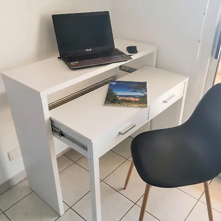 Confortable A Frejus, 35 M² Avec Balcon Agreable * Fréjus