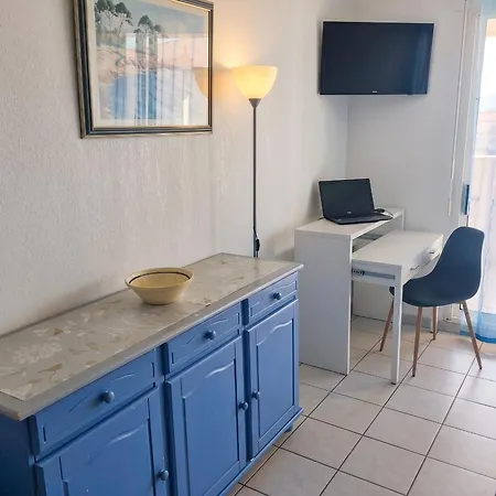 Confortable A Frejus, 35 M² Avec Balcon Agreable דירה *