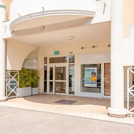 Confortable A Frejus, 35 M² Avec Balcon Agreable Lejlighed Fréjus