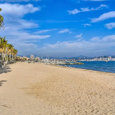 Confortable A Frejus, 35 M² Avec Balcon Agreable *
