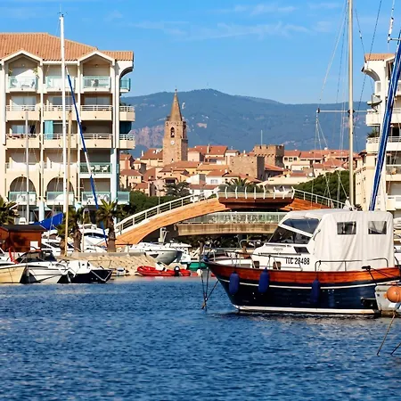 Confortable à Fréjus, 35 M² Avec Balcon